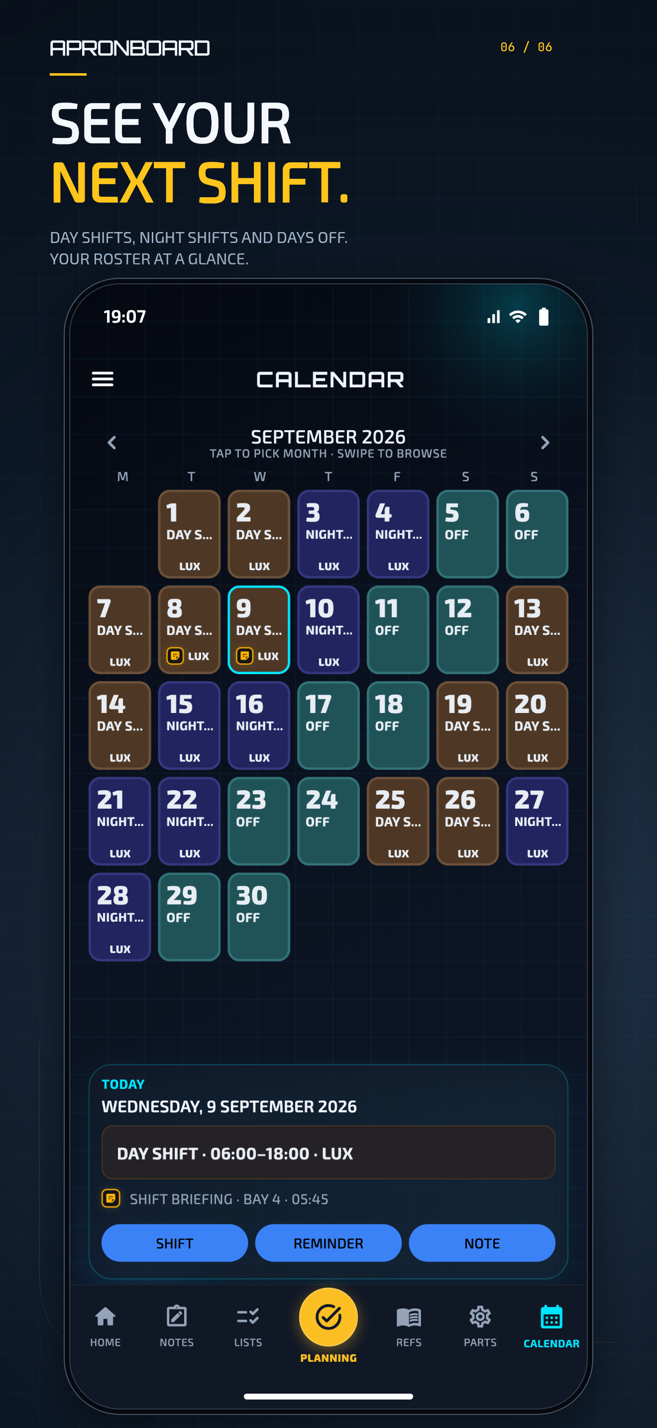 ApronBoard roster calendar showing day and night shifts, days off, reminders and notes.